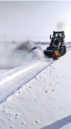 FlexSweep Fork™ Forklift-ready. Road-tough. Winter-strong.