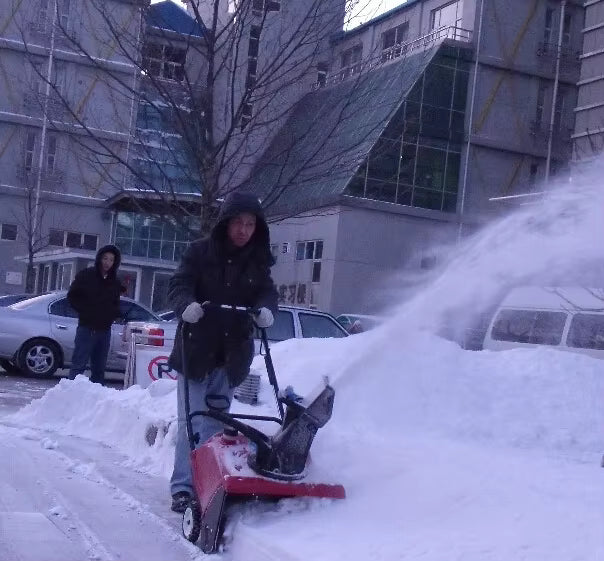 IceCrusher™ Break through packed snow with brute strength.